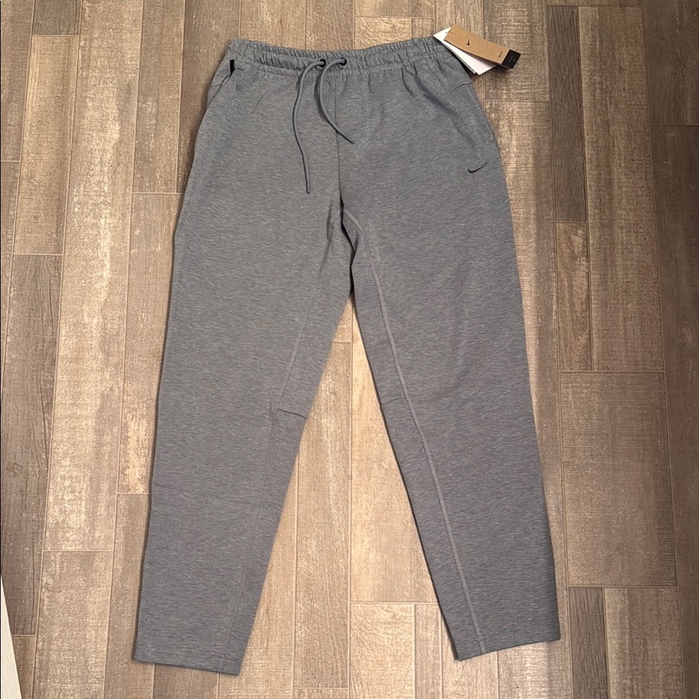 Nike Gray Men’s Sweatpants for Everyday Comfort